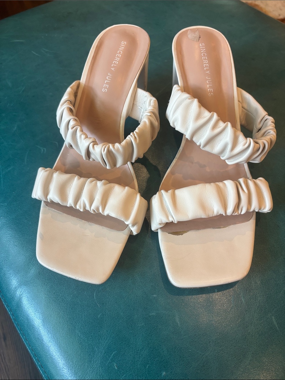 Sincerly Jules Women's Cream Ruched Strap Slide Sandals